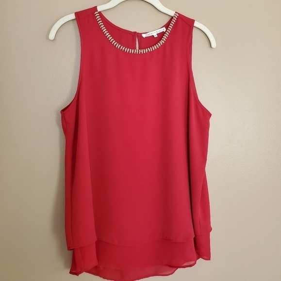 Violet & Claire sleeveless blouse size‎ M red beaded scoop neck layers - Picture 1 of 9